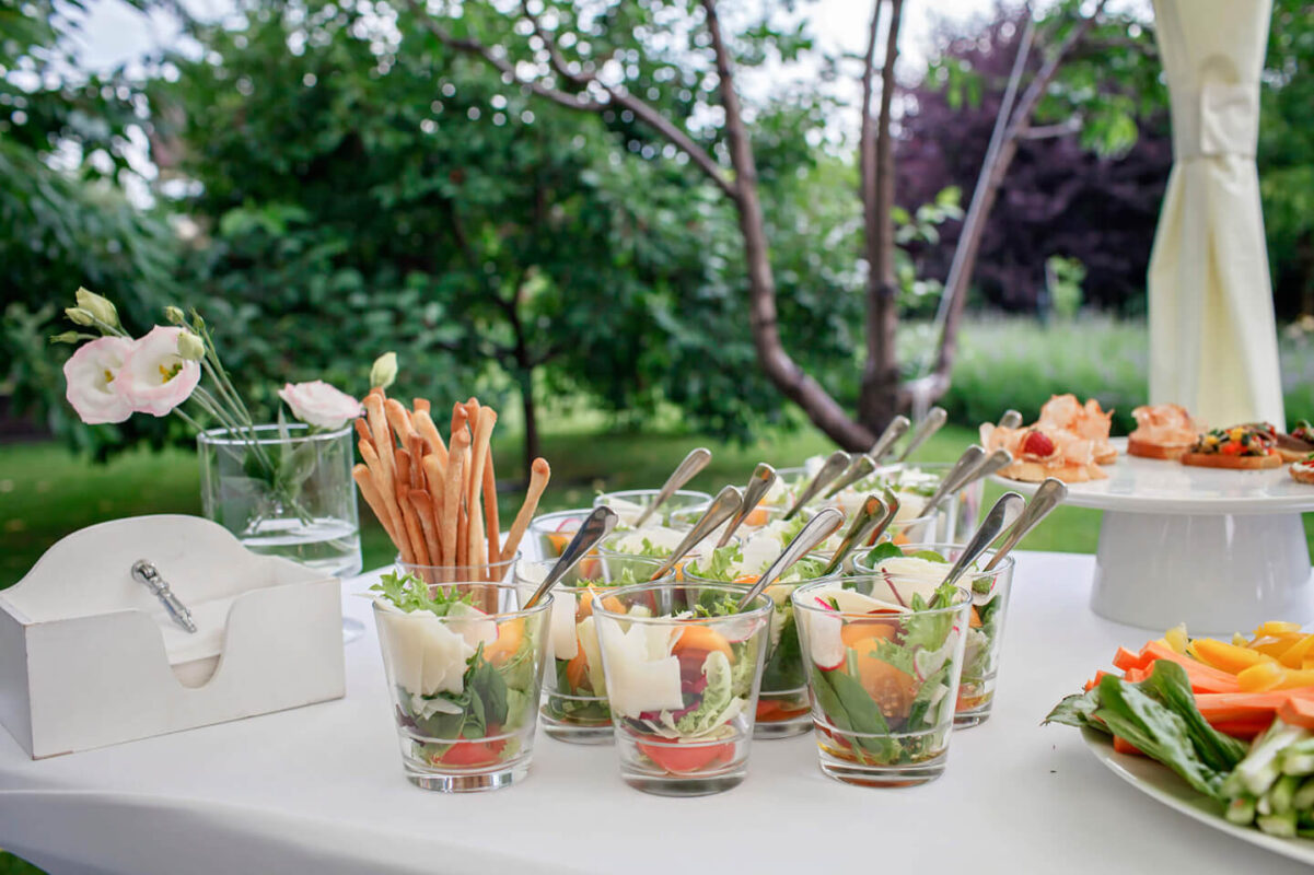 想辦一場不進飯店的小婚禮？到府外燴讓你優雅完成這場夢